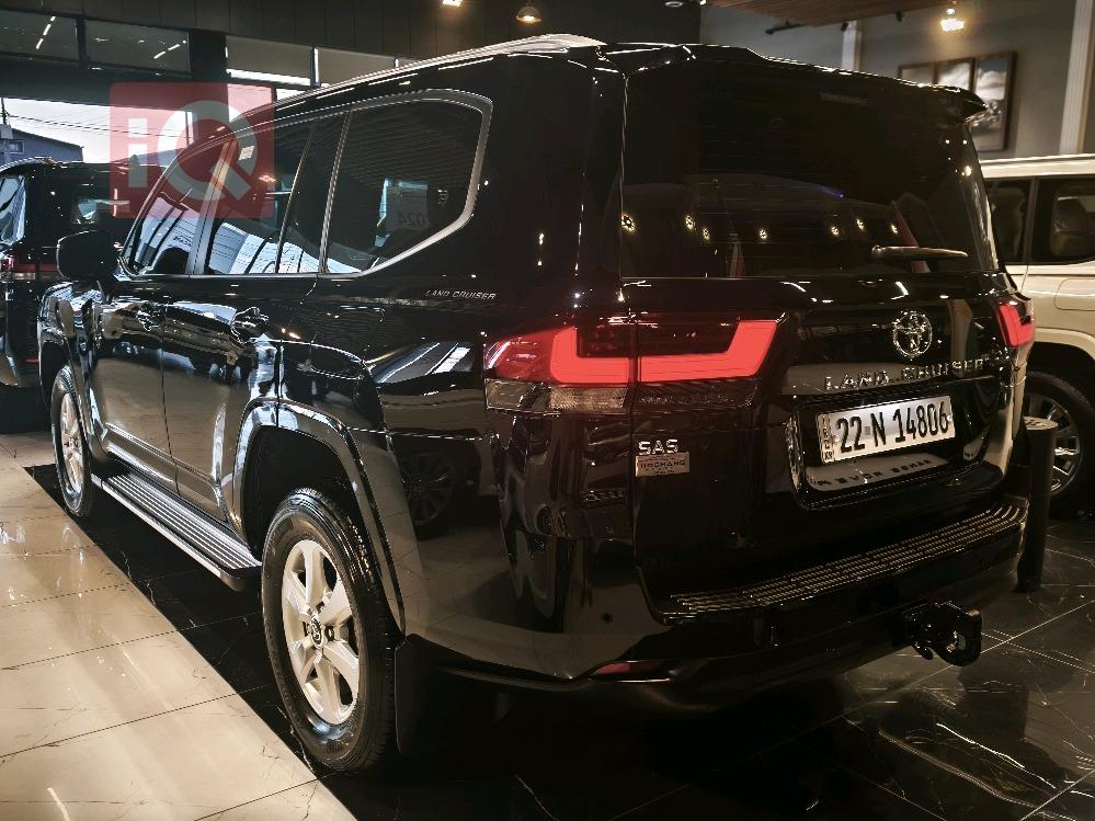 تۆیۆتا لاند کروزەر